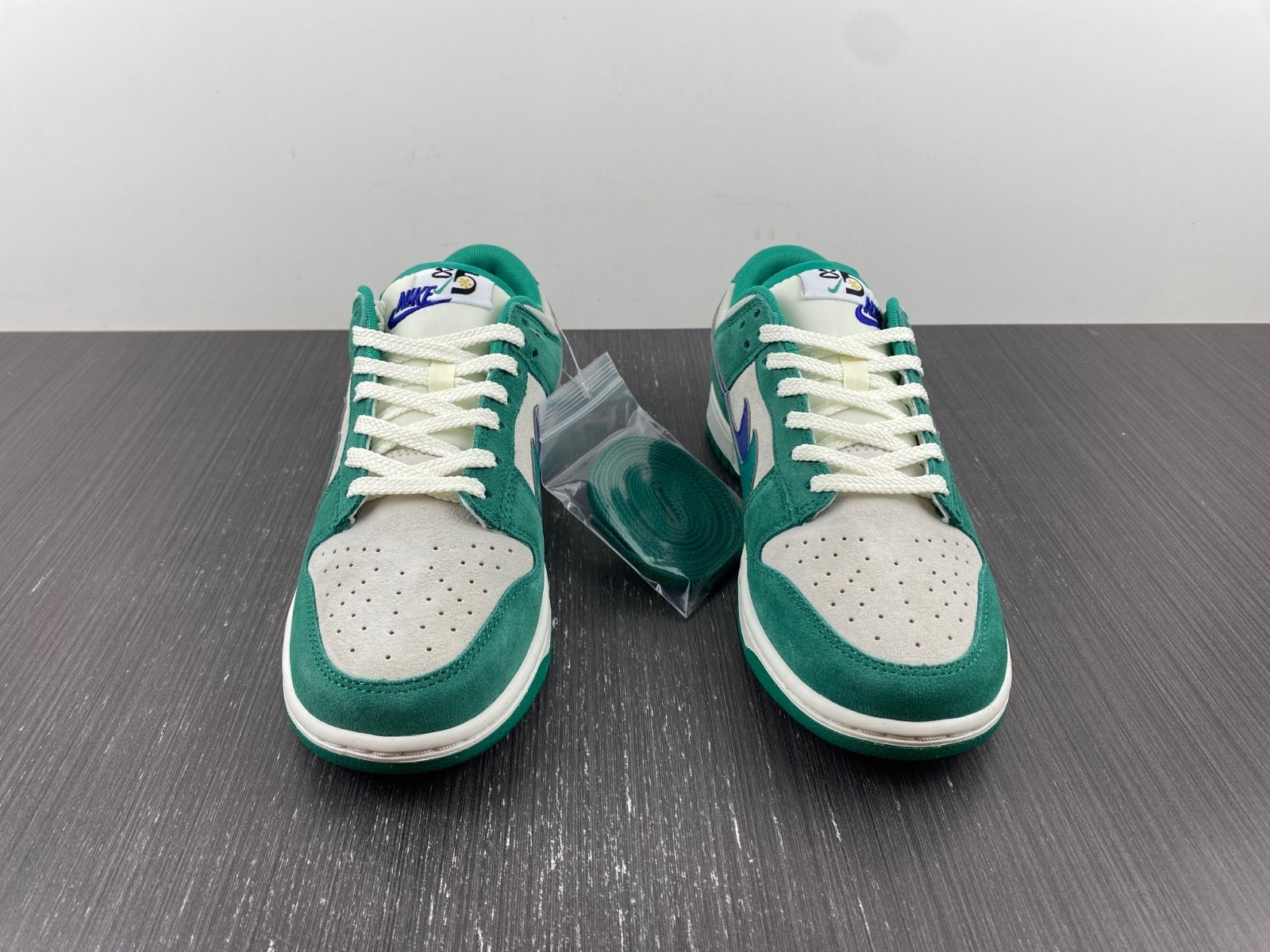 Nike Dunk Low SE 85 Neptune Green (W) DO9457-101