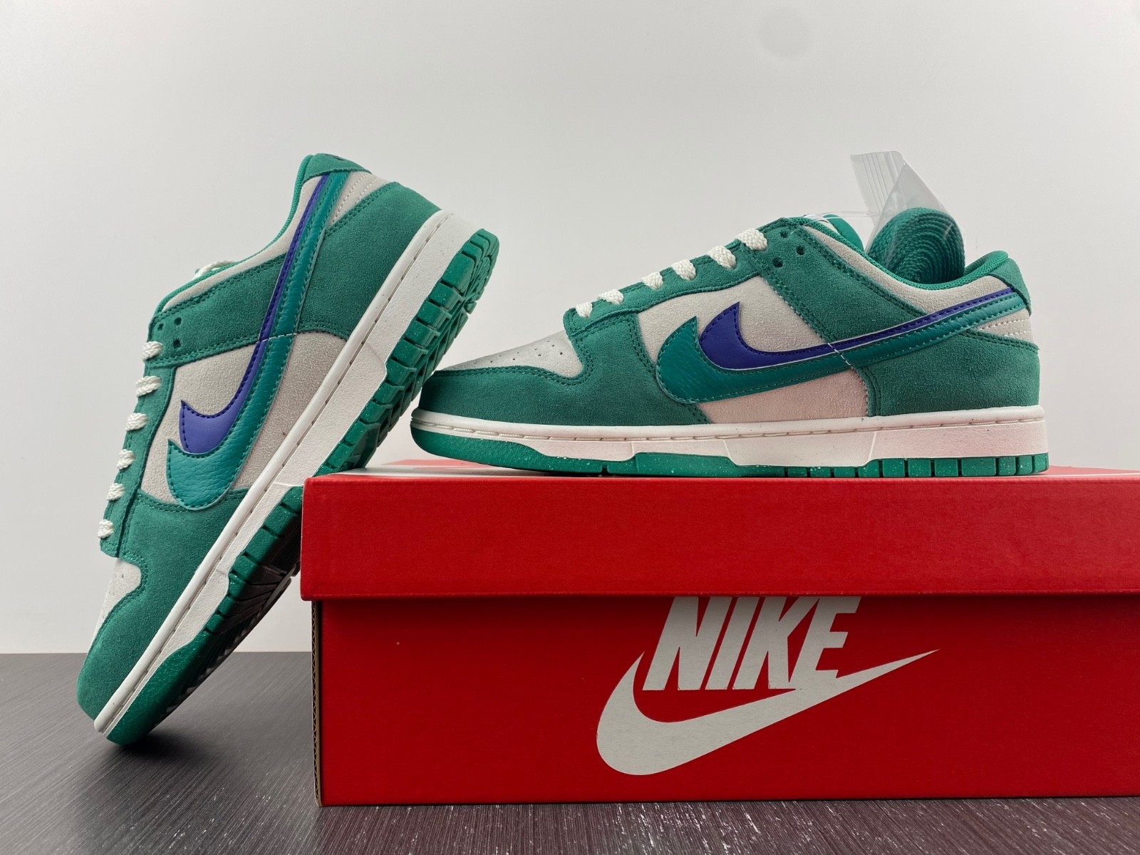 Nike Dunk Low SE 85 Neptune Green (W) DO9457-101