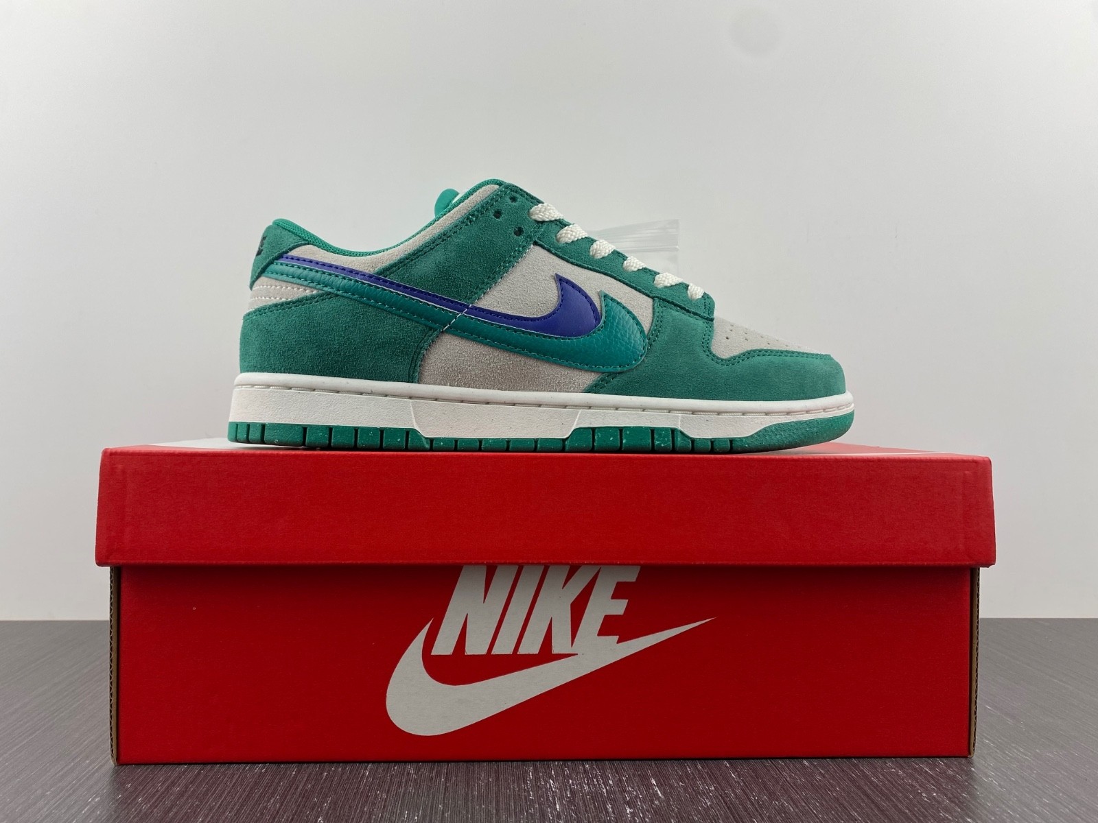 Nike Dunk Low SE 85 Neptune Green (W) DO9457-101