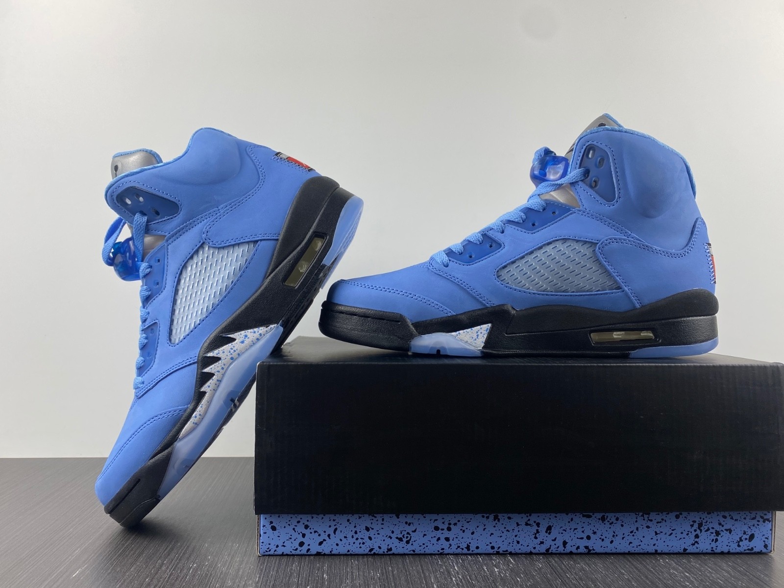 A Closer Look at the Air Jordan 5 “UNC” DV1310-401