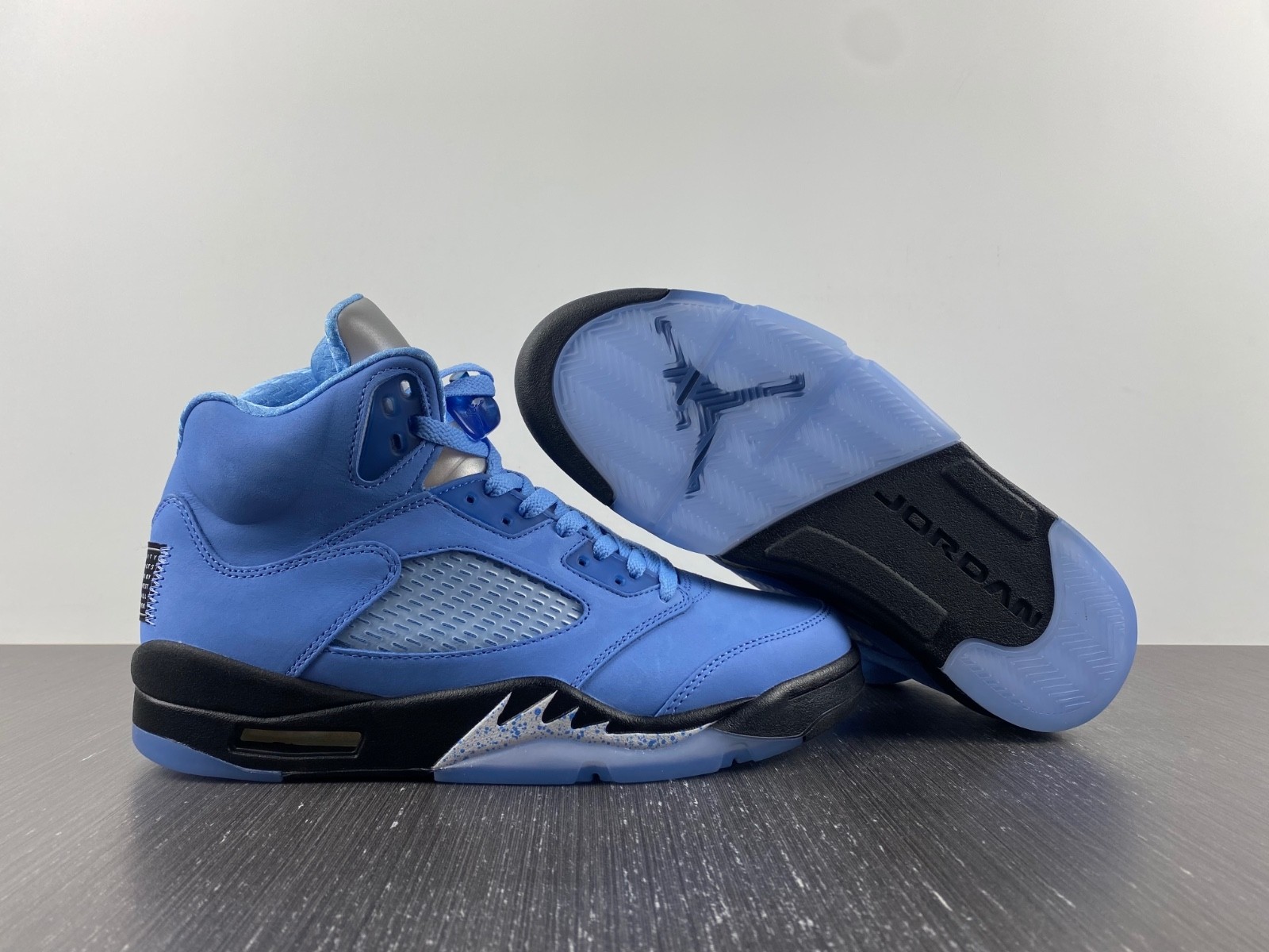A Closer Look at the Air Jordan 5 “UNC” DV1310-401