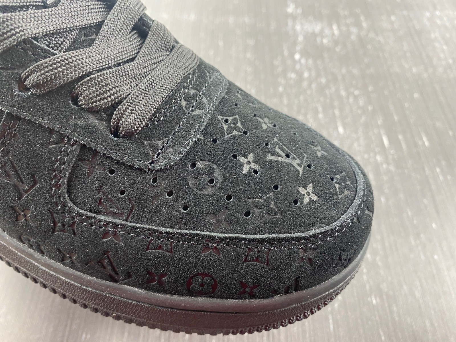 L-V And Nike "Air Force 1" By Virgil Abloh - Black / Black. 1A9VD7