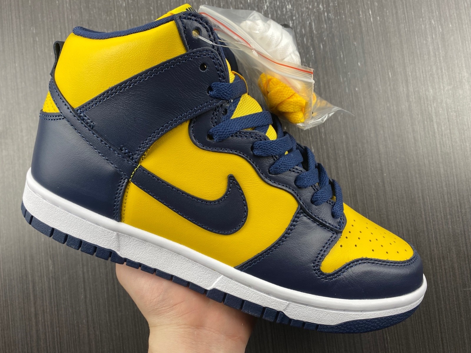 Nike Dunk High Michigan (2020) - CZ8149-700