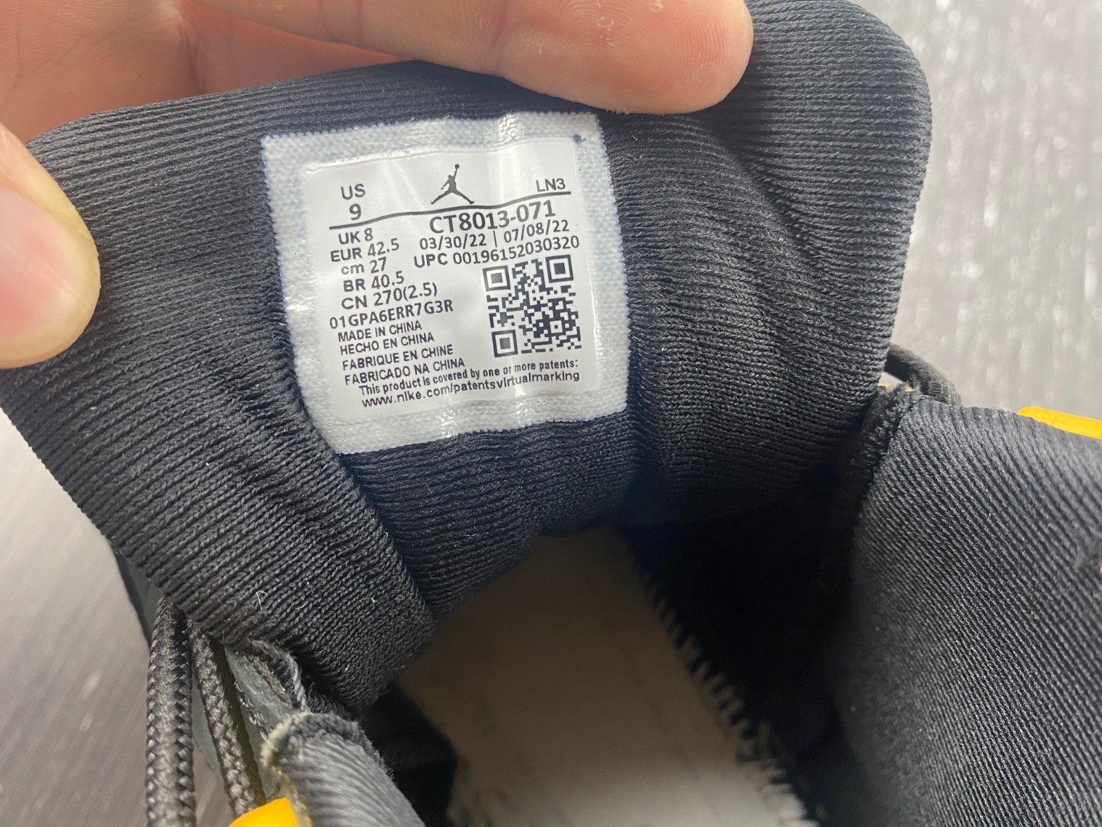 Air Jordan 12 Black Taxi CT8013-071