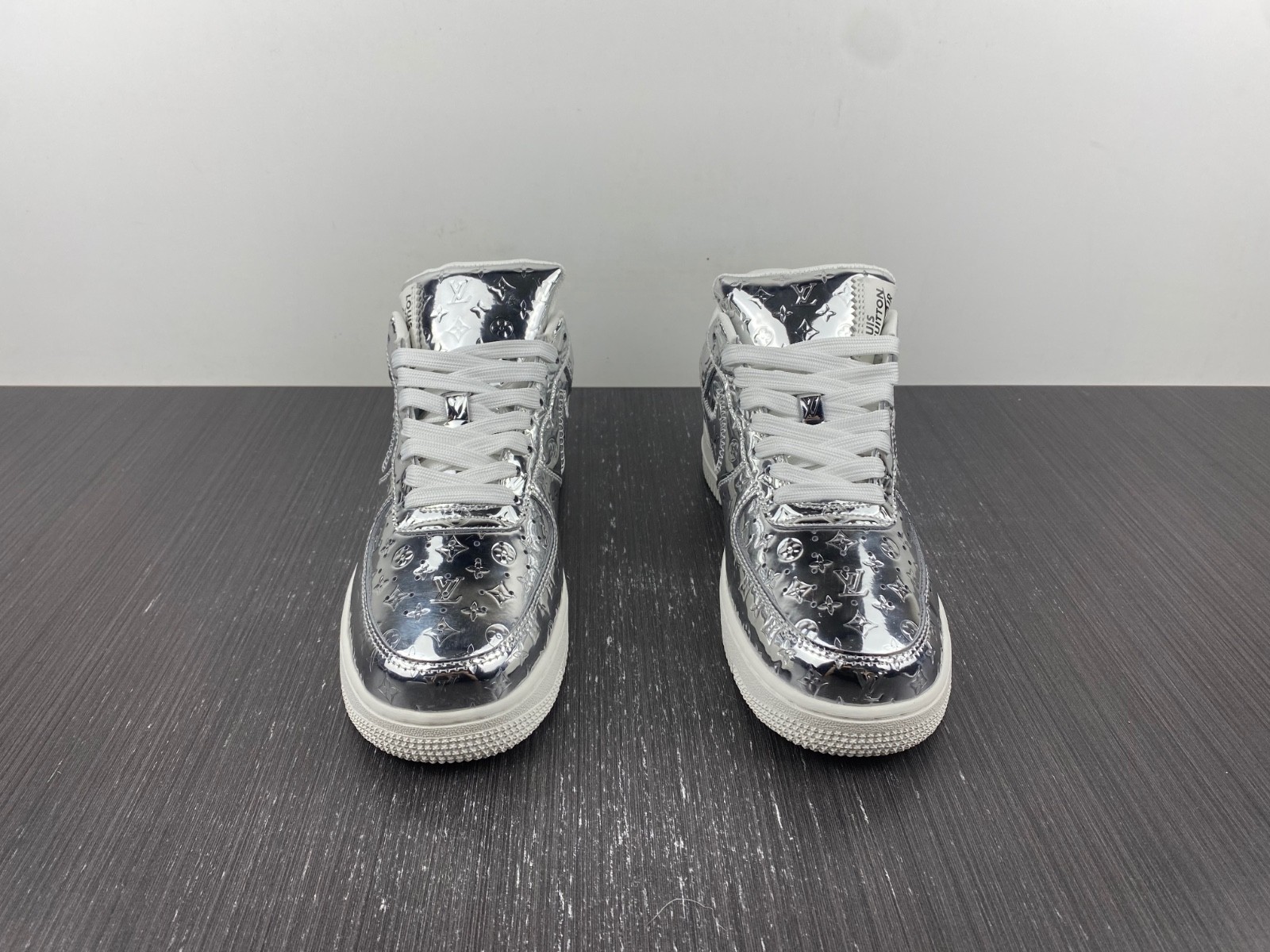L-V And Nike "Air Force 1" silver 1A9VER