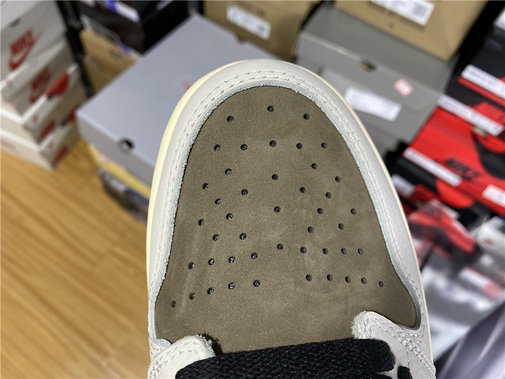 Travis Scott x Air Jordan 1 CD4487-100