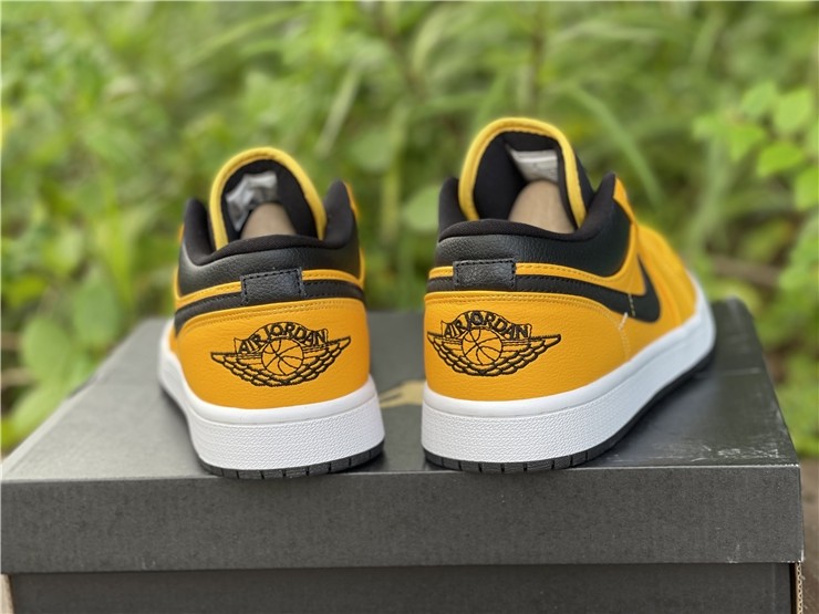 Air Jordan 1 Low 
