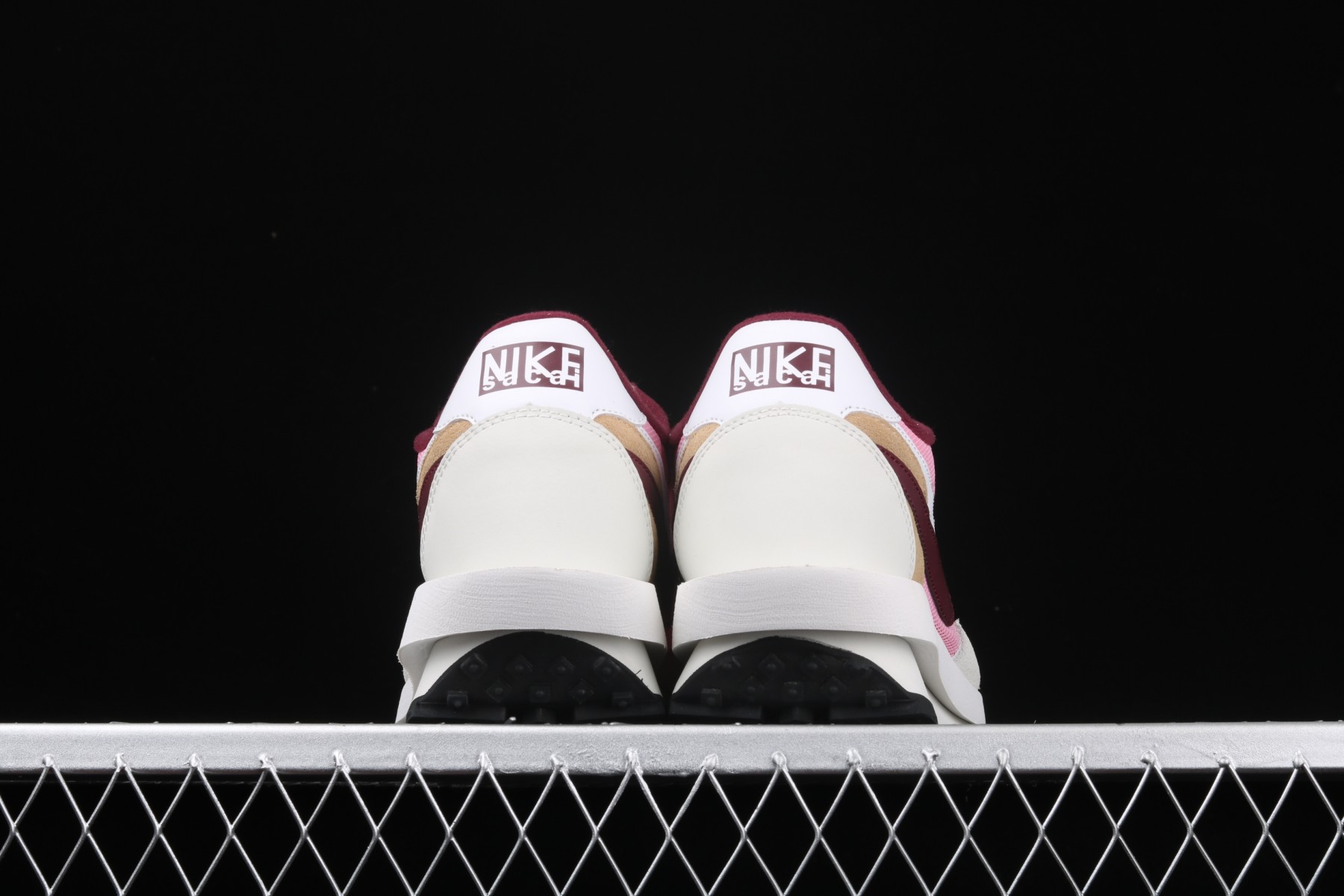 Sacai x Nike LDV Waffle pink  BV0073-500