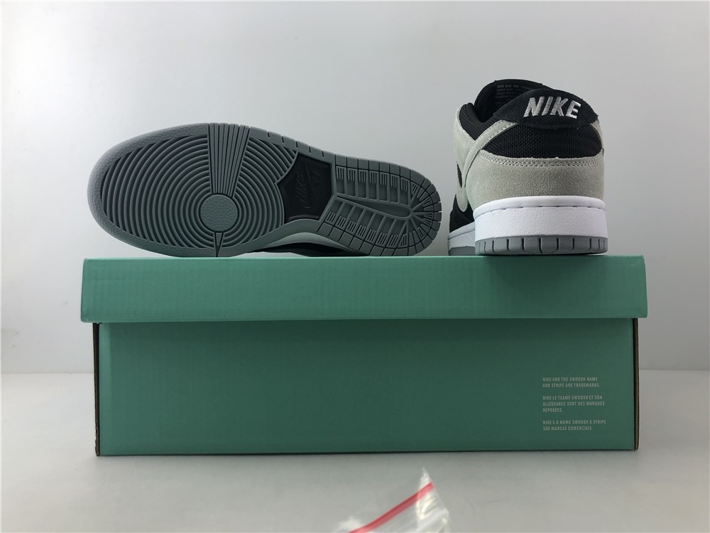 Nike SB ZOOM DUNK LOW PRO 854866-001
