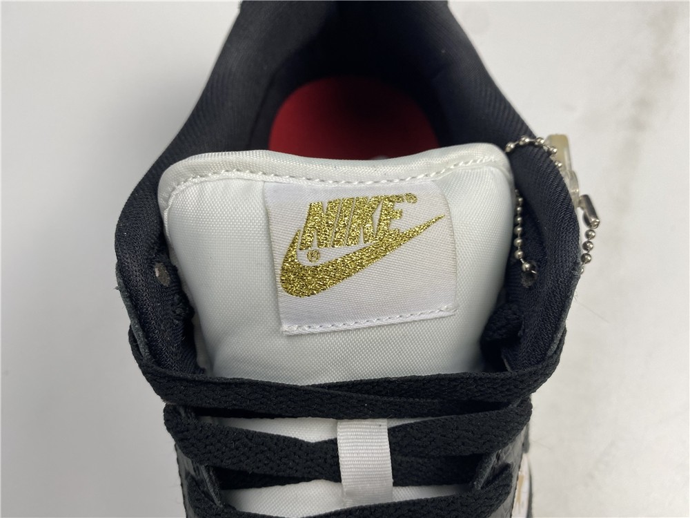 S*p*e x Nike SB Dunk Low DH3228-102