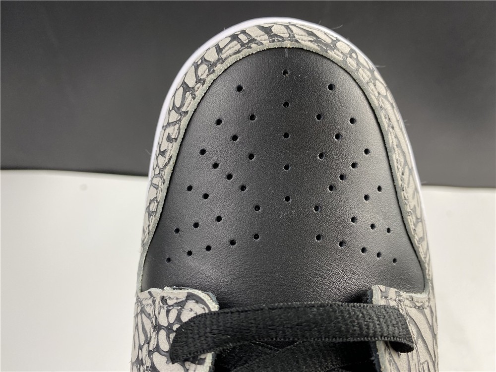 S*p*e × Nike SB Dunk Low “Black Cement"  304292-131