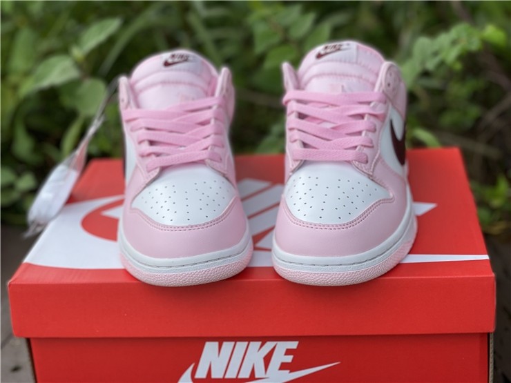 Nike Dunk Low GS 