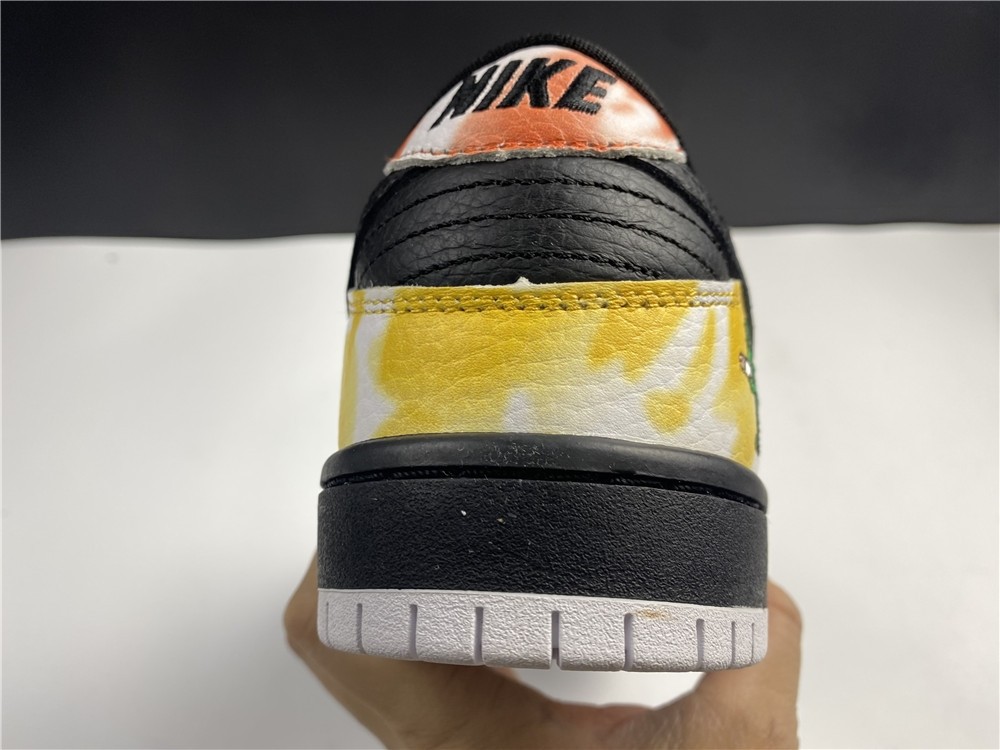 Nike SB Dunk Low“Raygun” BQ6832-001