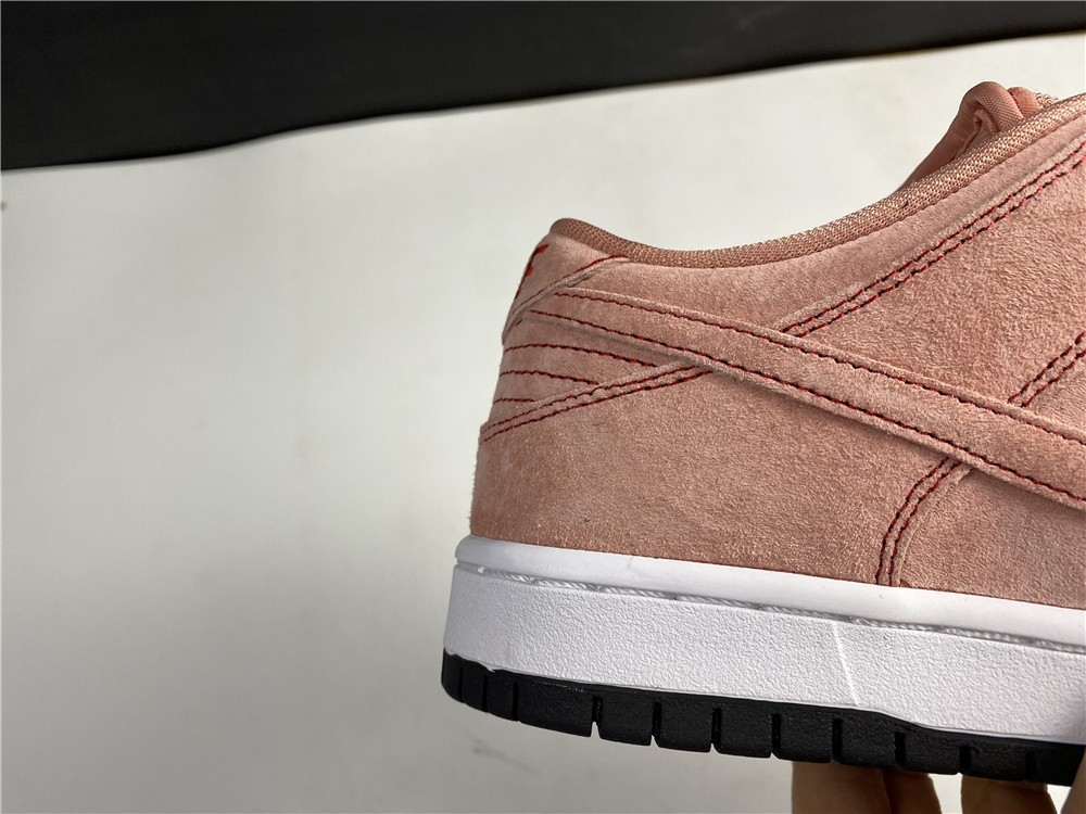 Nike SB Dunk Low “Pink” HG CV1655-600