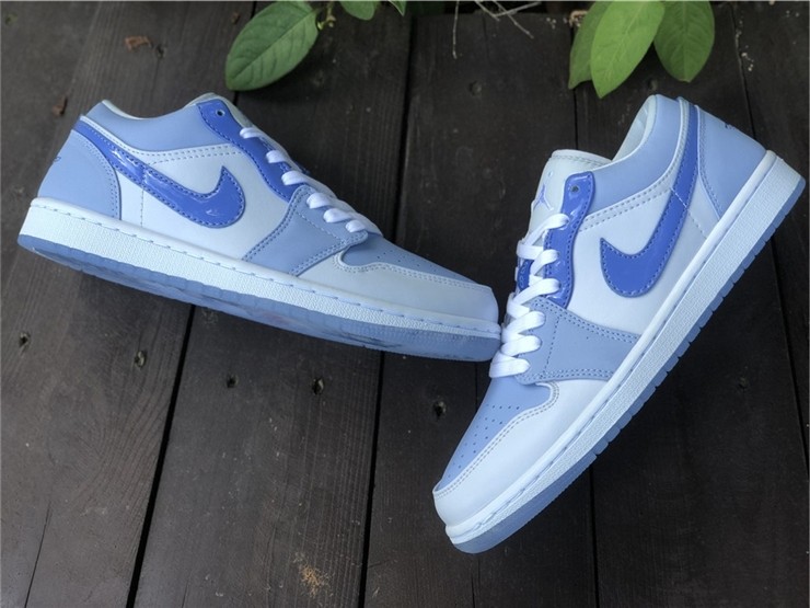 Air Jordan 1 Low Mighty Swooshers DM5442-040