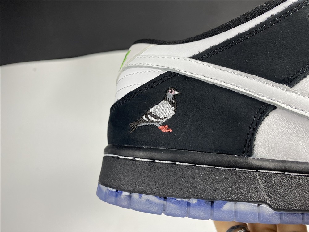 Nike SB Dunk Low Panda Pigeon BV1310-013