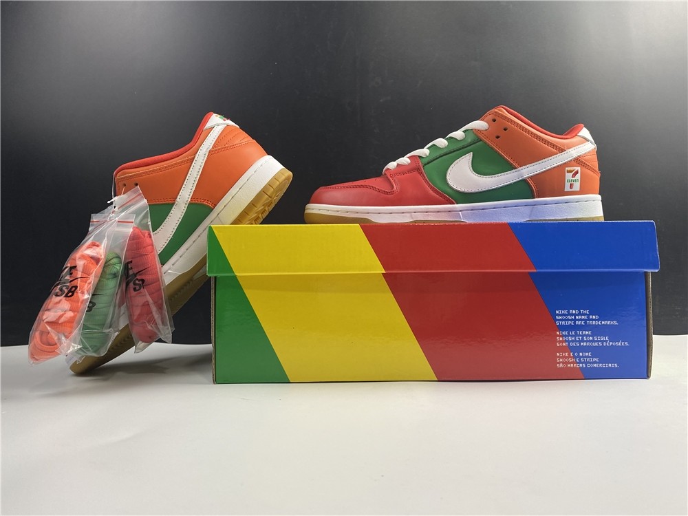 NIKE SB DUNK LOW 7-ELEVEN x CZ5130-600