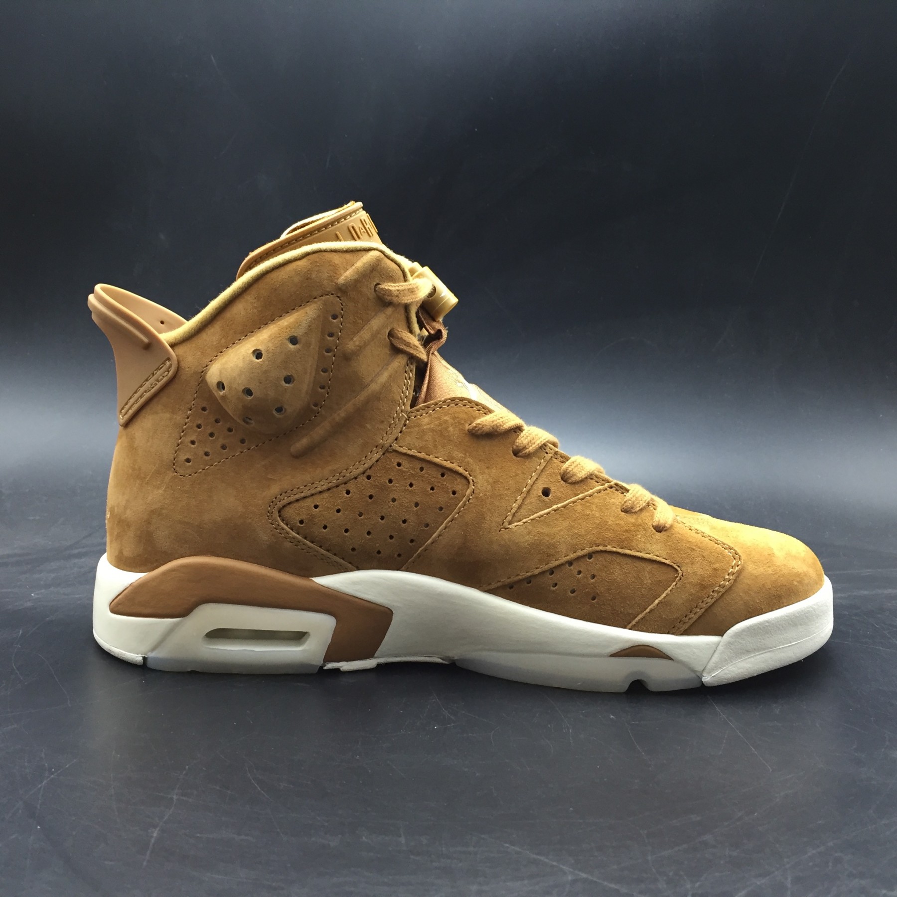 AIR JORDAN 6 RETRO "GOLDEN HARVEST" 384664-705