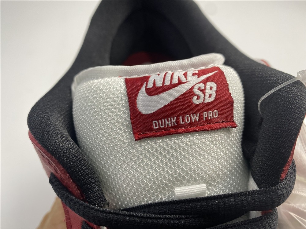 Nike SB Dunk Low Chicago BQ6817-600