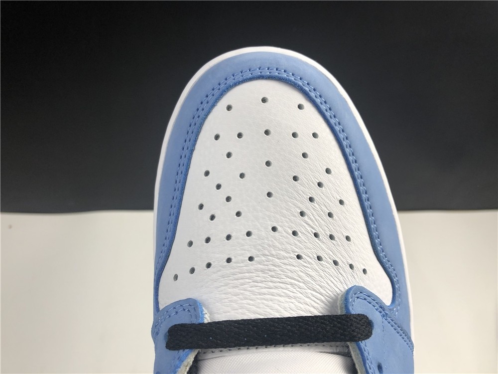 Air Jordan 1 High OG “University Blue“ 555088-134