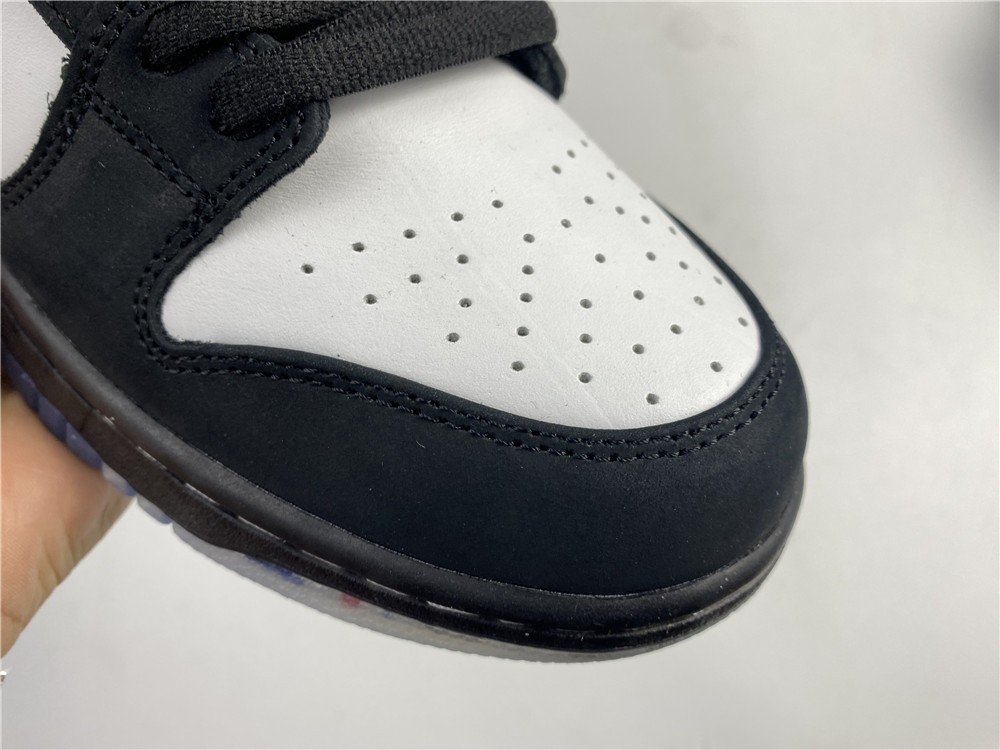 Nike SB Dunk Low Panda Pigeon BV1310-013