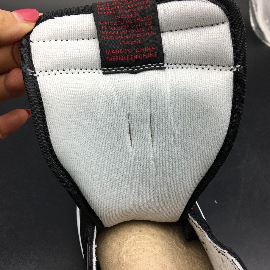 AJ1 Air Jordan 1 Retro High OG Banned  555088-001