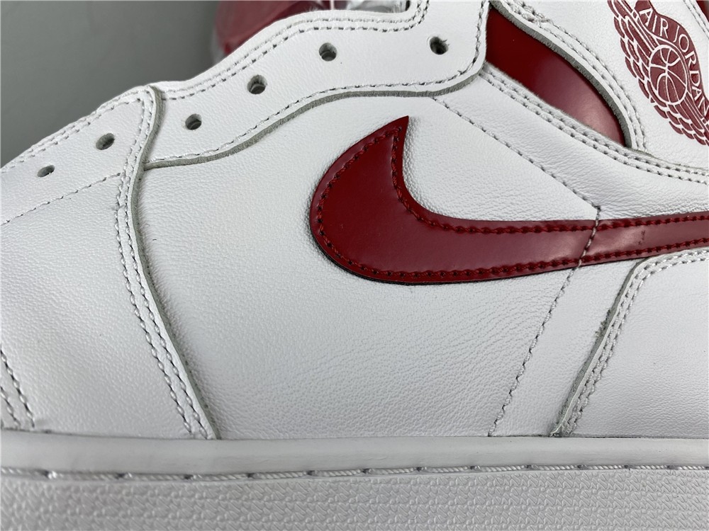 AIR JORDAN 1 RETRO HIGH OG “METALLIC RED”  555088-103
