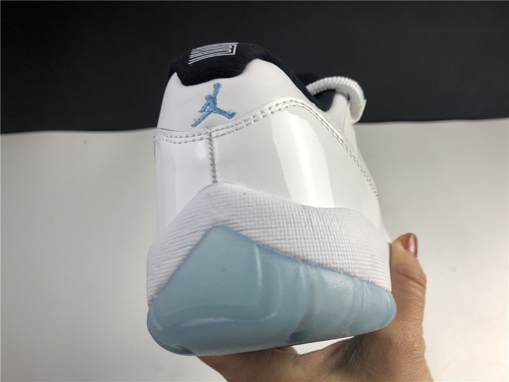 Air Jordan 11 Low”Legend Blue“ AV2187-117