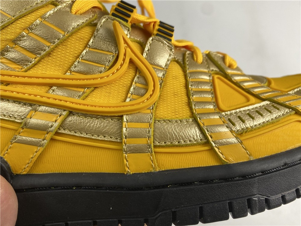 OFF-WHITE x Nike Air Rubber Dunk “University Gold” CU6015-700