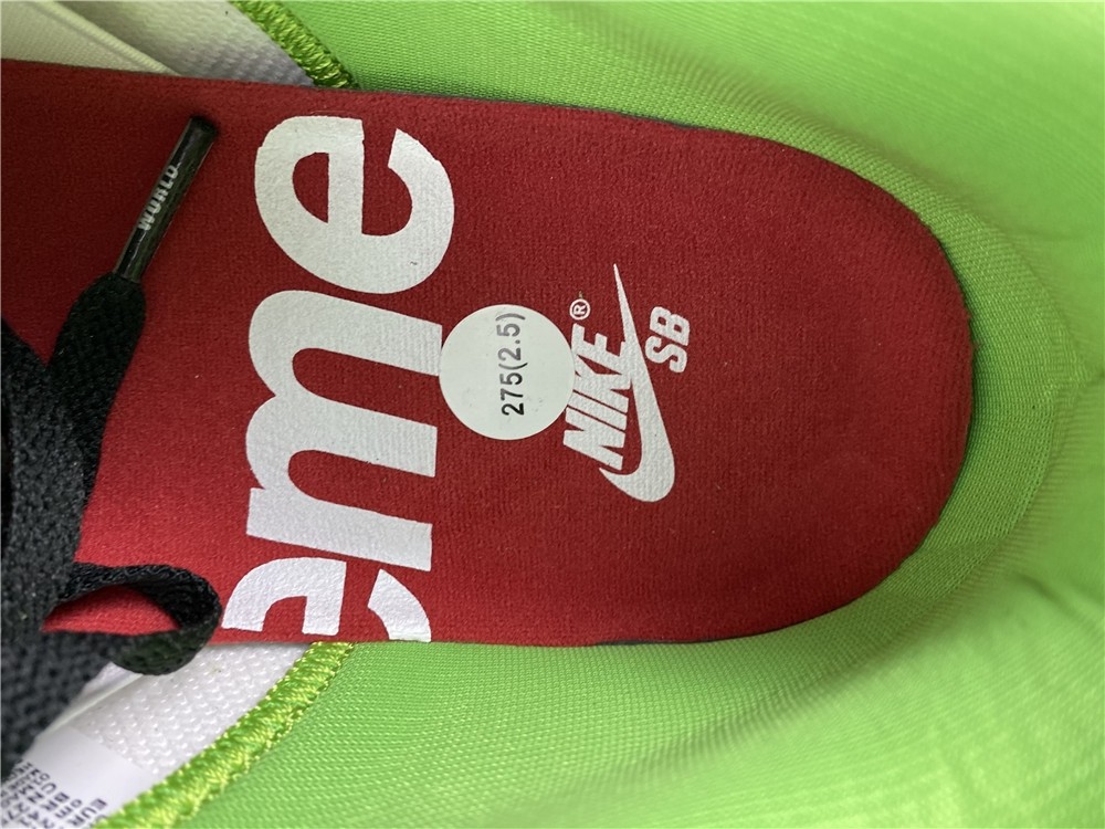 S*p*e x Nike SB Dunk Low DH3228-101