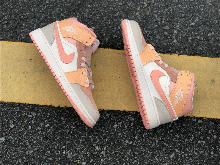 Air Jordan 1 Mid DH4270-800