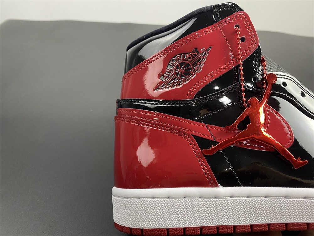 AIR JORDAN 1 HIGH OG 