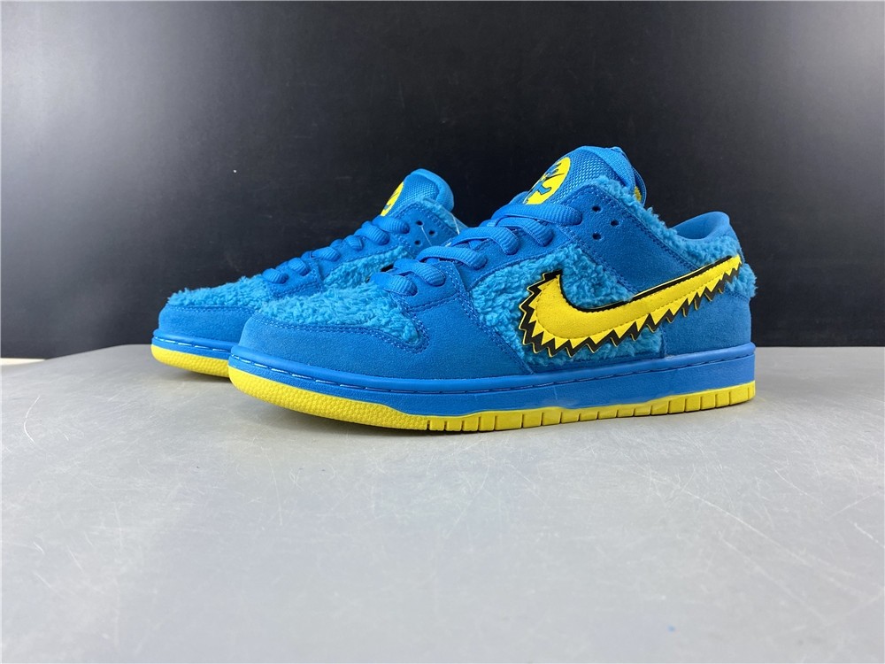Grateful Dead x Nike SB Dunk Low  CJ5378-400