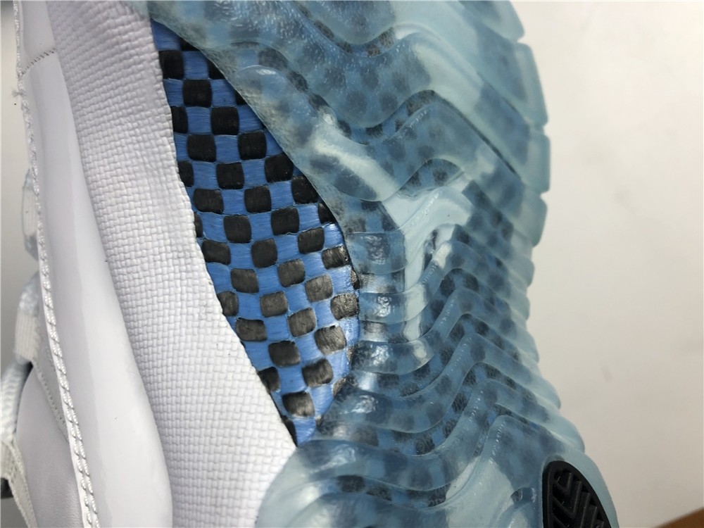 Air Jordan 11 Low”Legend Blue“ AV2187-117