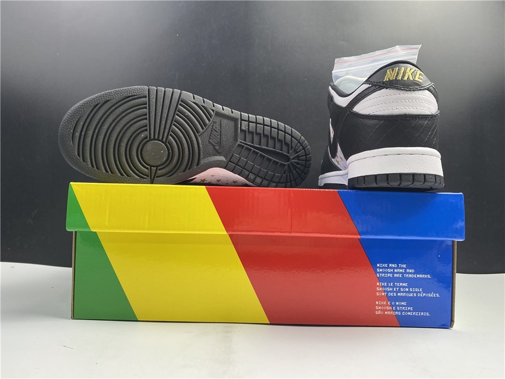 S*p*e x Nike SB Dunk Low DH3228-102