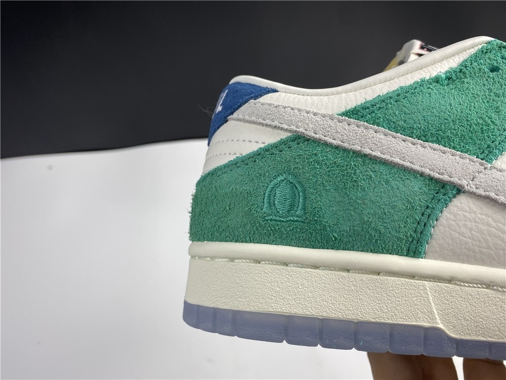 Kasina x Nike Dunk Low CZ6501-101