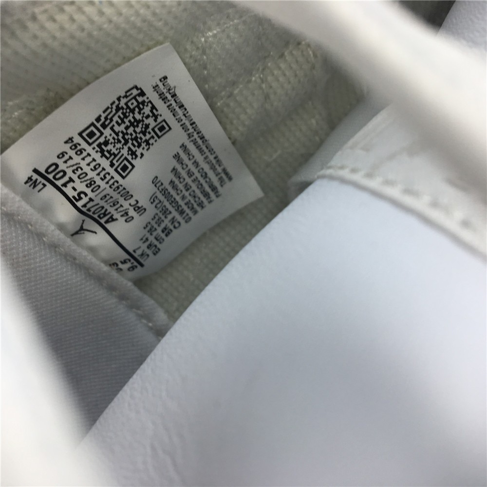 Air Jordan 11 WMNS “Metallic Silver” AR0715-100