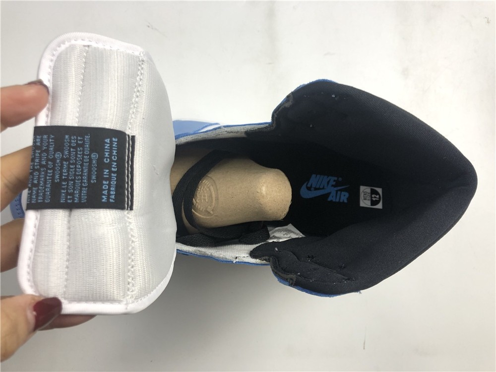Air Jordan 1 High OG “University Blue“ 555088-134