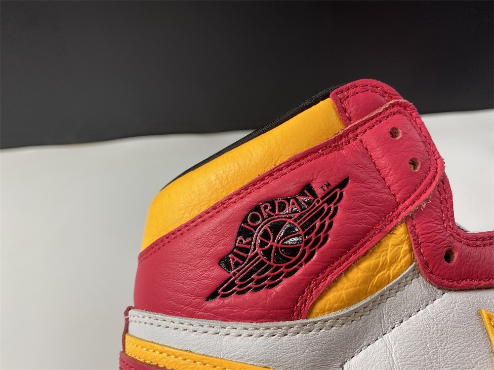 Air Jordan 1 High OG“Light Fusion Red” 555088-603
