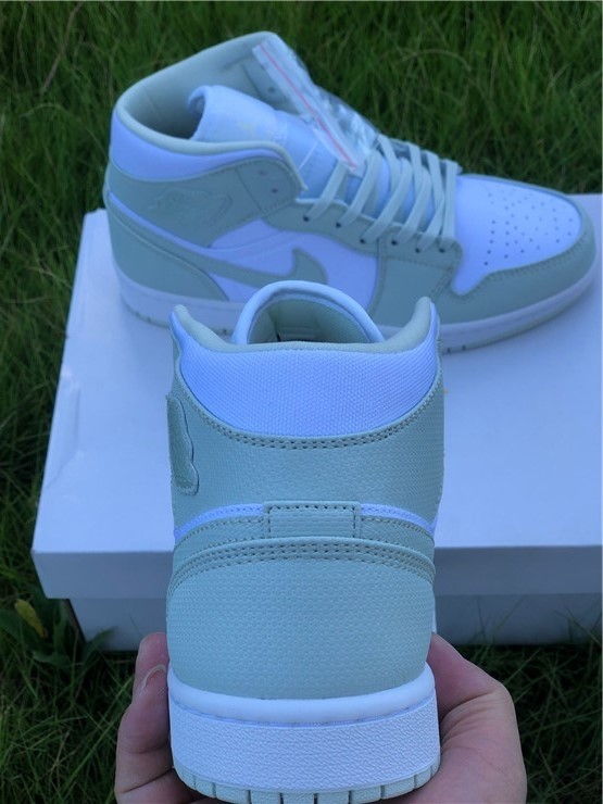Air Jordan 1 Mid CV5280-103