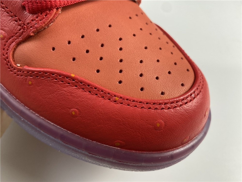 Dunk SB Nike SB Dunk Low “Strawberry Cough" CW7093-601