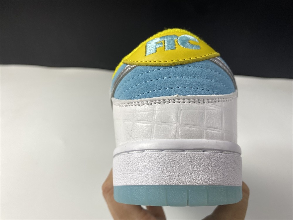 How the FTC x Nike SB Dunk Low Looks On-Feet  DH7687-400