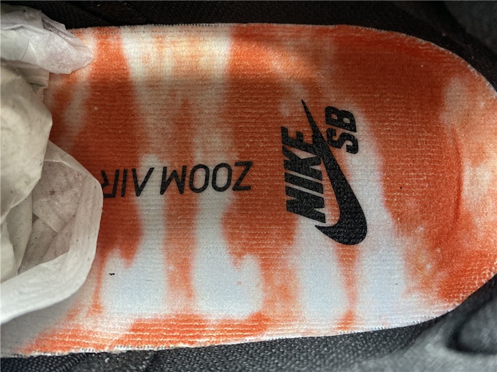 Nike SB Dunk Low“Raygun” BQ6832-001