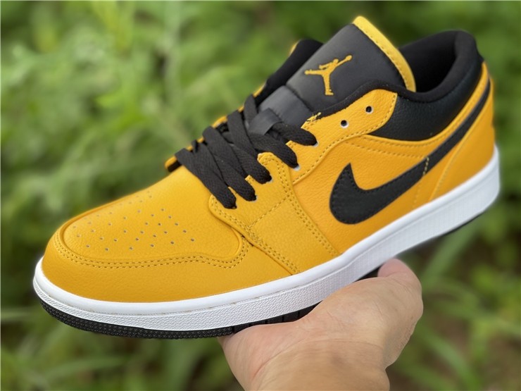 Air Jordan 1 Low 