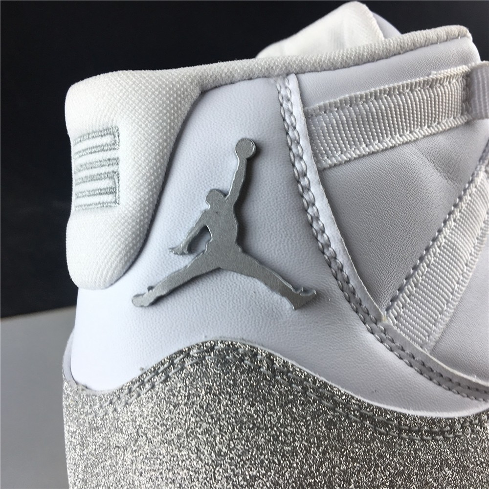 Air Jordan 11 WMNS “Metallic Silver” AR0715-100