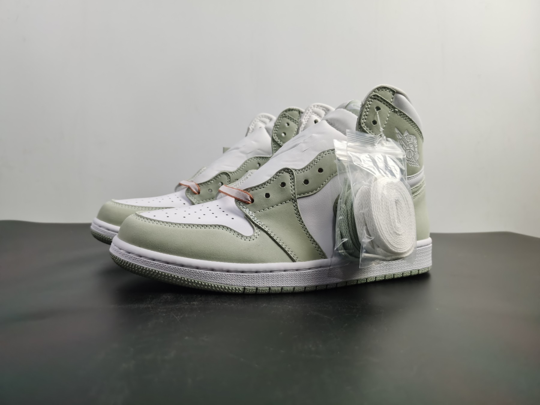 Air Jordan 1 WMNS “Seafoam” CD0461-002