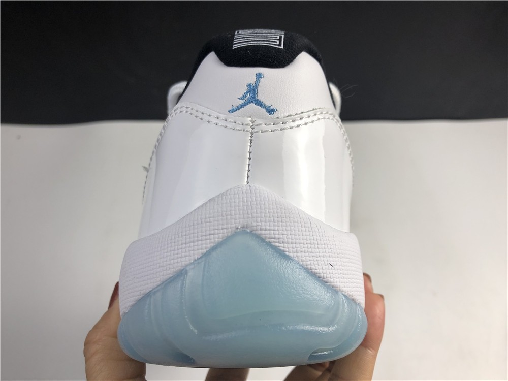 Air Jordan 11 Low”Legend Blue“ AV2187-117