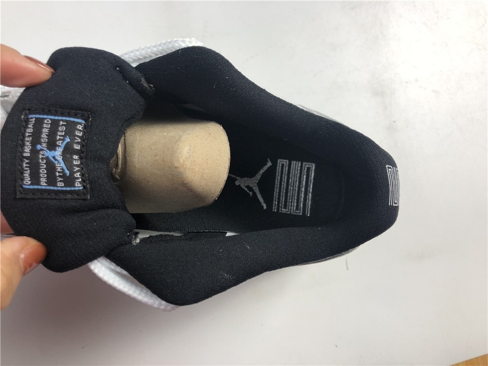 Air Jordan 11 Low”Legend Blue“ AV2187-117