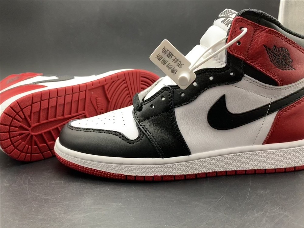 AIR JORDAN 1 High OG “Black Toe” white/ black-varsity red  555088-125
