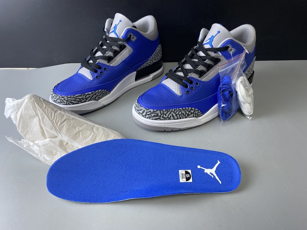 Air Jordan 3 “Varsity Royal” CT8532-400